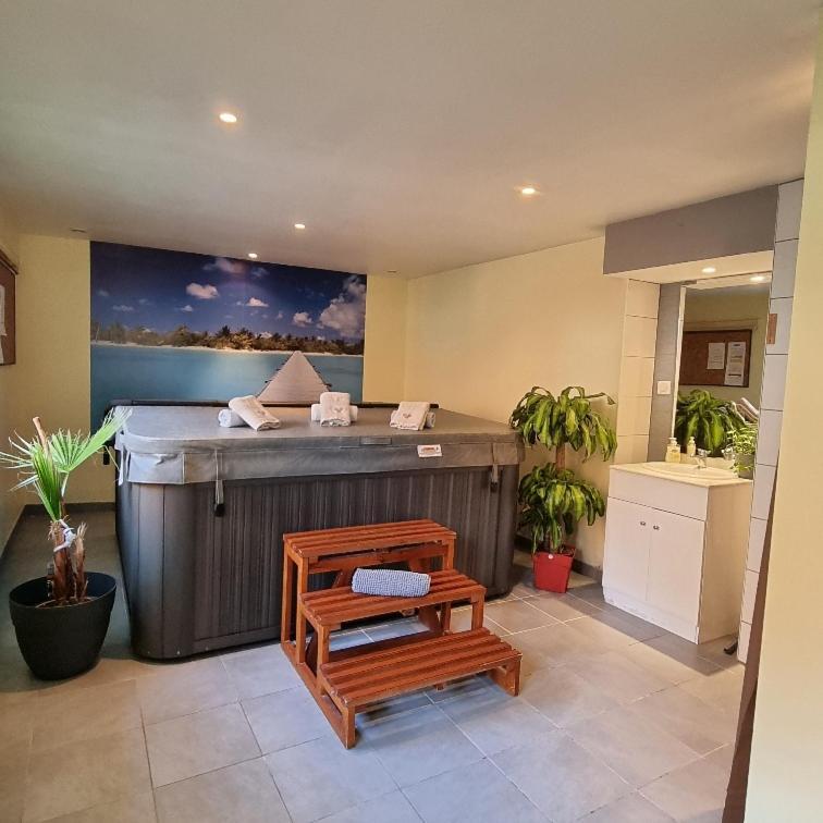 Gite Jonquille, 2 A 8 Personnes Avec Salle De Jeux Et Spa Dans La Residence 방트롱 외부 사진
